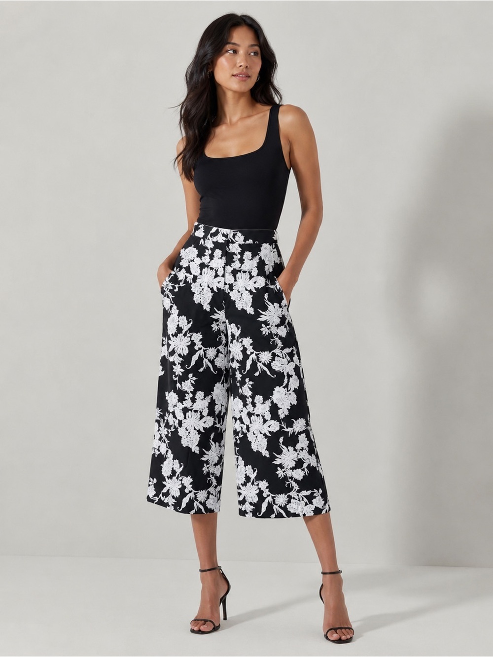 Natori Tangier Embroidered Wide Leg Pants SZ 0 Cropped Elevated Basics Designer